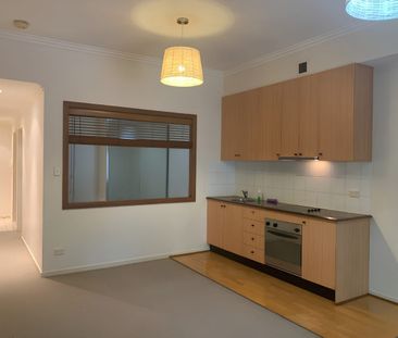 MODERN ONE-BEDROOM APARTMENT WITH LEAFY OUTLOOK IN PRIME CITY-FRING... - Photo 3