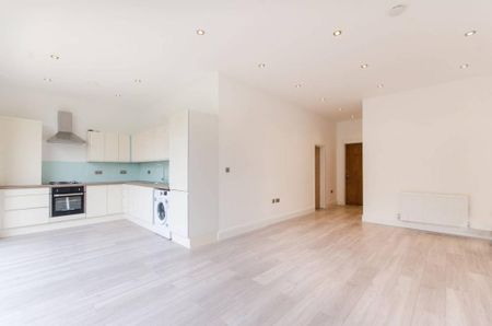 3 bedroom flat to rent - Photo 2