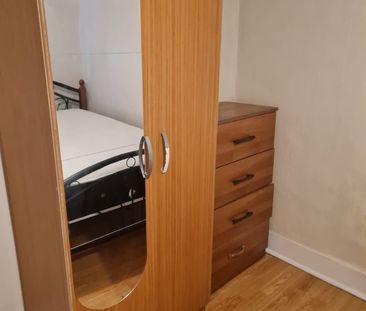 Room in a Shared House, Spurling Road, SE22 - Photo 6