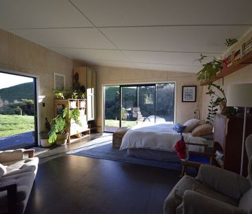 Modern off grid studio - surrounded by farmland - Photo 1