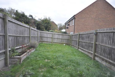 2 bedroom semi-detached house to rent - Photo 2