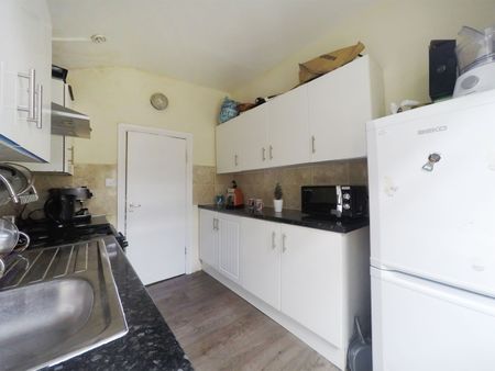 Room in a Shared House, High Road Leytonstone, E11 - Photo 2