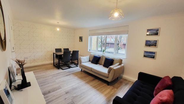 Caledonian Road, London - Photo 1