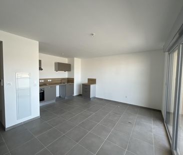 location Appartement T3 DE 60.23m² À MONTEUX - Photo 4