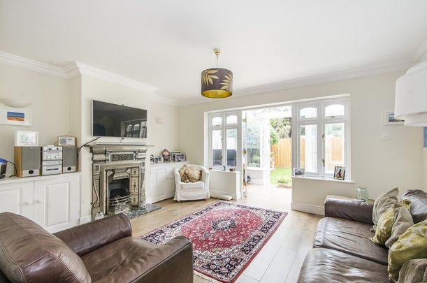 5 bedroom semi-detached house to rent - Photo 1