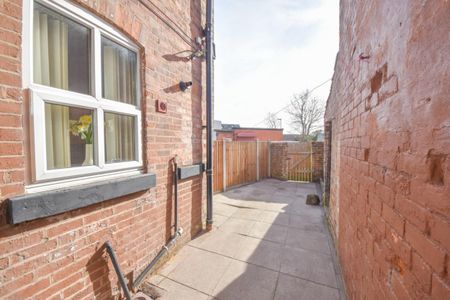 2 bed House - Terraced for Rent - Photo 4