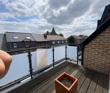 Ruim appartement met 3 slaapkamers nabij centrum Bilzen - Photo 1