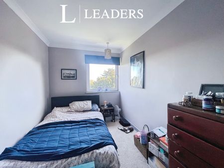3 bedroom flat to rent West Cliff Road, Bournemouth - Photo 3