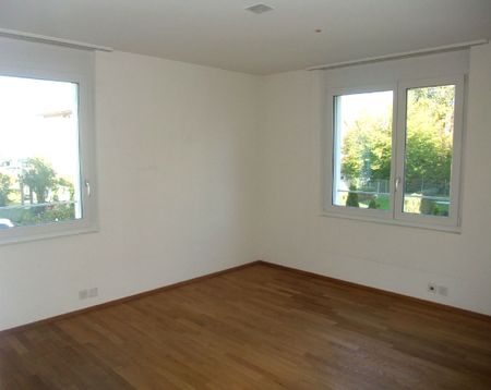 Moderne 4.5-Zimmer-Wohnung an zentraler ruhiger Lage - Foto 2