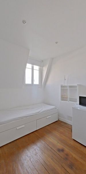 STUDIO A LOUER - PARIS 7EME ARRONDISSEMENT - 10.75 m - 577 € - Photo 1