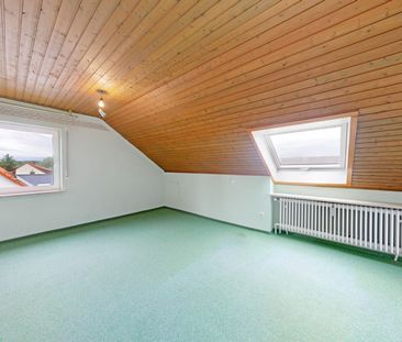 IMMOPARTNER - 3-Zimmer-Dachgeschosswohnung mit Balkon und Garage - Photo 5