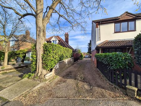 2 bedroom end terraced house to rent, - Photo 4