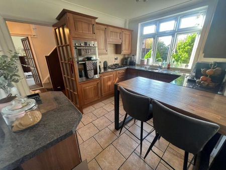 3 bedroom detached house to rent - Photo 2