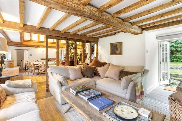 5 bedroom detached house to rent - Photo 1