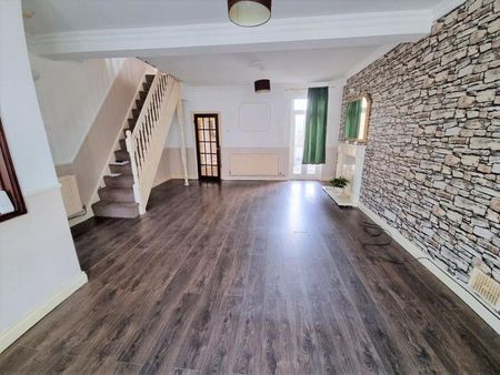 3 bedroom terraced house to rent - Photo 3