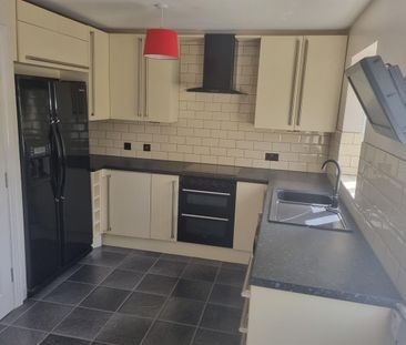 Fulneck Close, Leeds - Photo 6