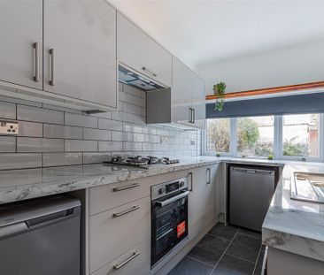 2 bedroom semi-detached house to rent - Photo 5