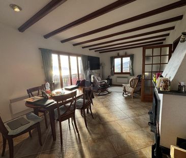 CHARMANTE AVEC JARDIN ET VUE LAC – CADRE PAISIBLE - Foto 1