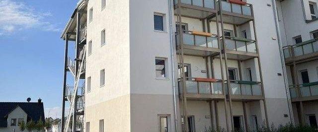 Moderne Dachgeschosswohnung mit Balkon im Erstbezug! Großer Balkon, EBK, Lift! - Photo 1