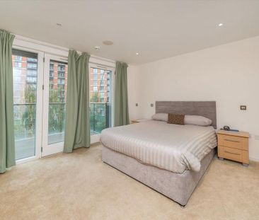 3 bedroom flat to rent - Photo 2