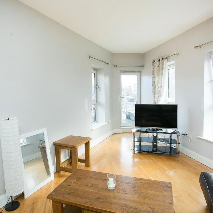 E.4.1 Whitehall Square Penthouse, Lisburn Road, Belfast, BT12 5EG - Photo 1