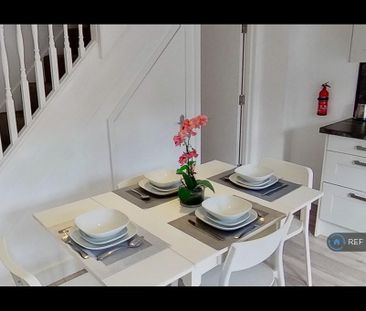 4 bedroom terraced house to rent - Photo 6