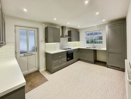 2 bedroom Detached Bungalow to let - Photo 4