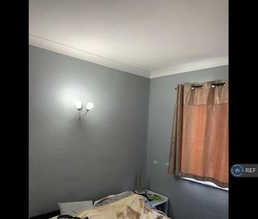 2 bedroom maisonette to rent - Photo 4