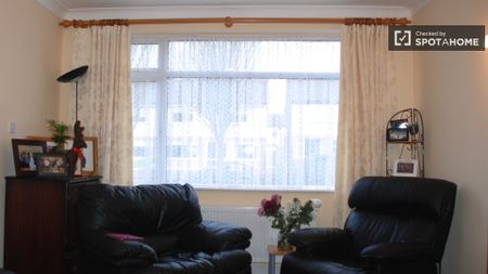 Wonderful room in shared apartment in Dun Laoghaire, Dublin - Photo 4