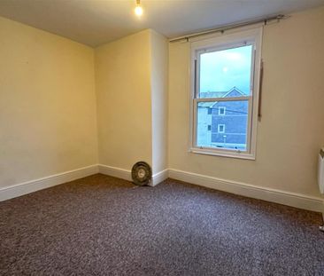 Broadstone, Dartmouth - Photo 2