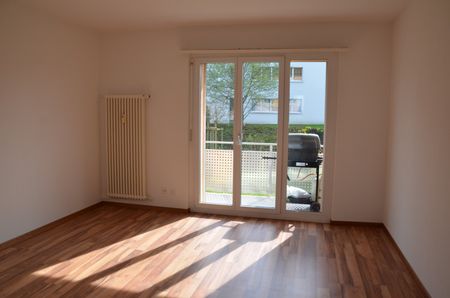 "grosszügige 2.5-Zimmer-Wohnung mit Balkon an ruhiger Lage" - Foto 2