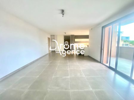 Location Appartement 3 pièces 82m² TOURNON SUR RHONE 07300 - Photo 2