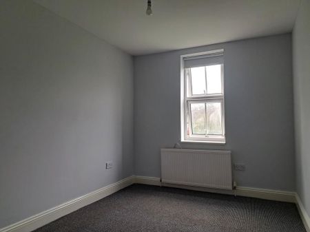 3 bedroom flat to rent - Photo 3