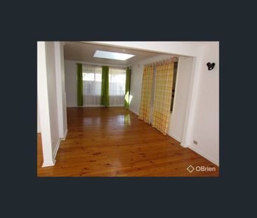 Great Home in the Heart of Melton! - Photo 4