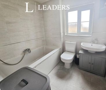 2 bedroom semi-detached house to rent - Photo 6