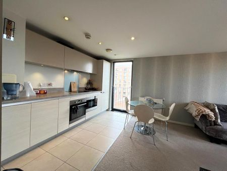 2 bedroom flat to rent - Photo 4