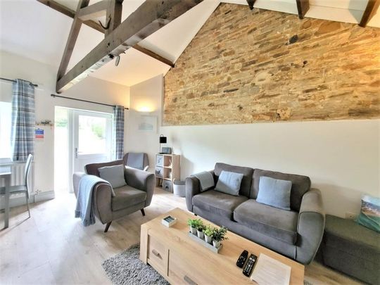 2 bedroom barn conversion to rent - Photo 1