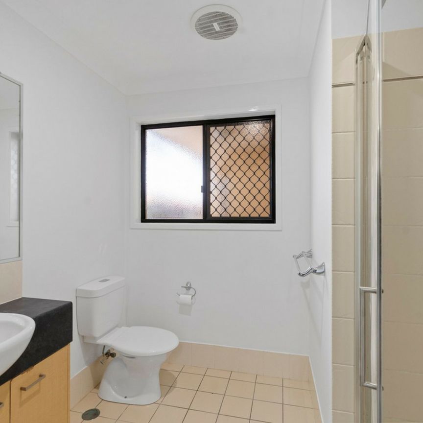 16 Lawley Street, Kedron QLD, Belconnen - Photo 1
