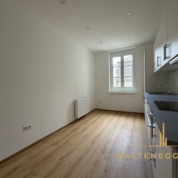 Unbefristet: 2 Zimmer Altbauwohnung saniert in der Herbeckstrasse - Foto 1