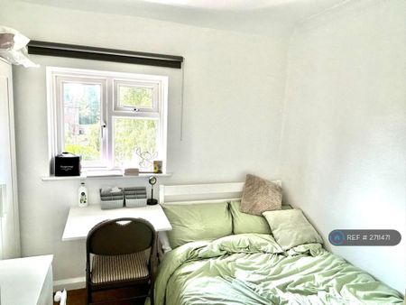 6 bedroom semi-detached house to rent - Photo 4