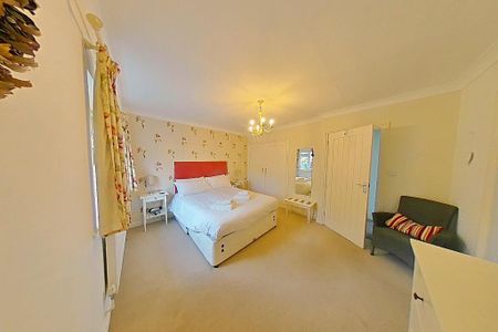 2 bedroom semi-detached house to rent - Photo 4