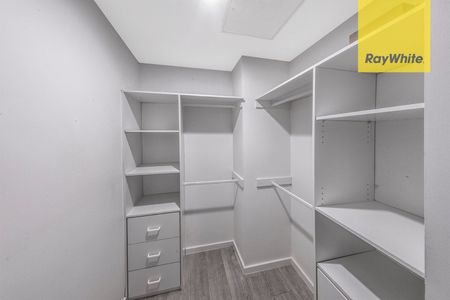 Modern and Sun-Drenched Three Bedroom Townhouse - Photo 2