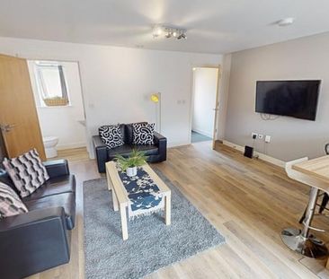 4 bedroom terraced house to rent - Photo 2