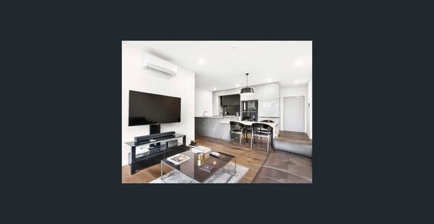 First-Class Modern Apartment - Photo 1