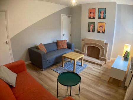 3 bedroom terraced house to rent - Photo 2