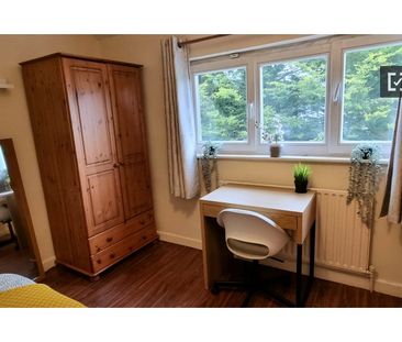 Room for rent in 6-bedroom apartment in Dublin - Photo 4