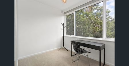 2 Bedroom Furnished Apartment In Beautiful Tree-lined Rockley Road! - Photo 3