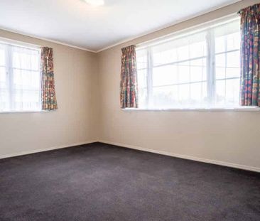 Move into Maxwells! - Photo 4