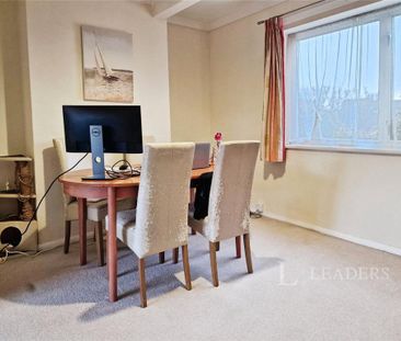 3 bedroom semi-detached house to rent - Photo 3