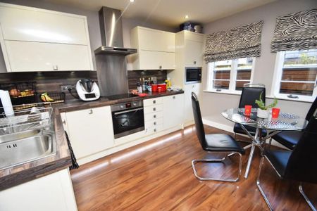 2 bedroom flat to rent - Photo 5